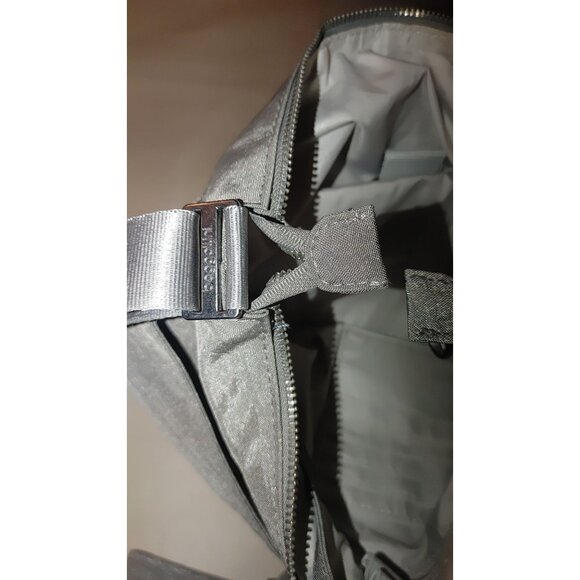 Baggallini Crossbody Bag Silver Nylon Adjustable Strap with Matching Pouch Women - Picture 2 of 7